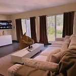 Дом отдыха Layal Exclusive 2 Floor House With Terrace *