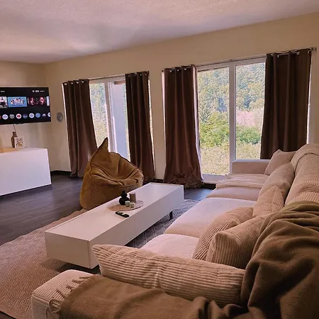 בית נופש Layal Exclusive 2 Floor House With Terrace *